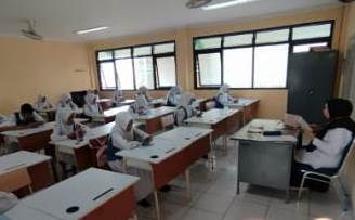 Pelaksanaan Ujian Madrasah (UM) Kelas 9 MTsN 24 Jakarta Timur Berjalan Lancar