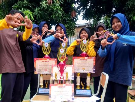PMR MTsN 24 Jakarta Timur Sabet Empat Gelar Juara di Lomba PMR SMAN 12