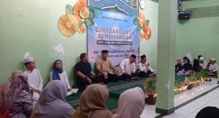 Semangat Berbagi di Hari Asyura, MTsN 24 Jakarta Timur Santuni Siswa Yatim